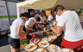 Längste Festtafel Bayerns