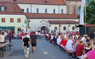 Längste Festtafel Bayerns