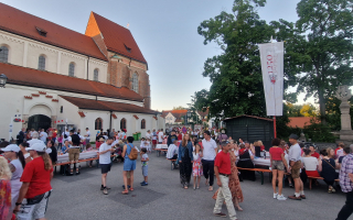 Längste Festtafel Bayerns